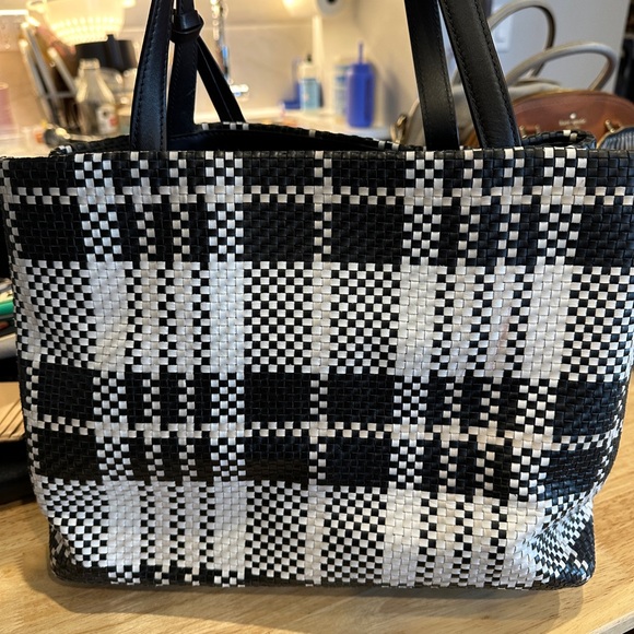Kate spade Stylish Black and White Checkered Tote Bag - Picture 5 of 5